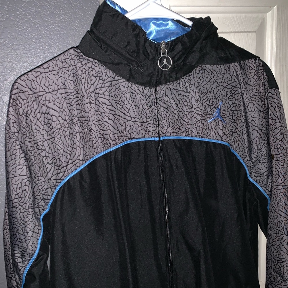JORDAN ICY BLUE/BLACK/GRAY WINDBREAKER